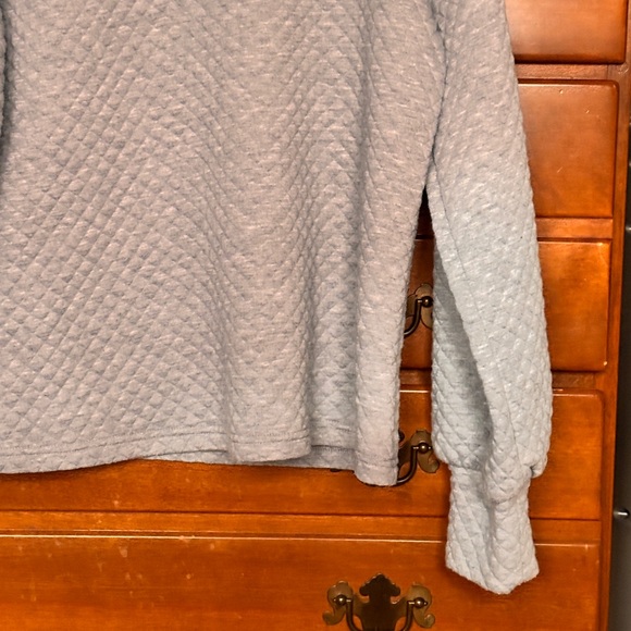 Dainty Jewels women’s grey quilted long sleeve sweater, size M - Picture 2 of 9